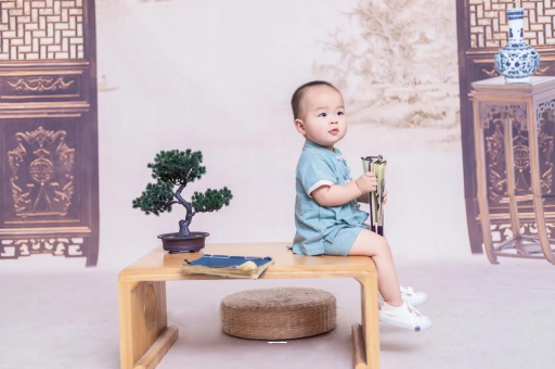 试管包生男孩哪家专业宝宝边吃奶边挣扎烦躁
